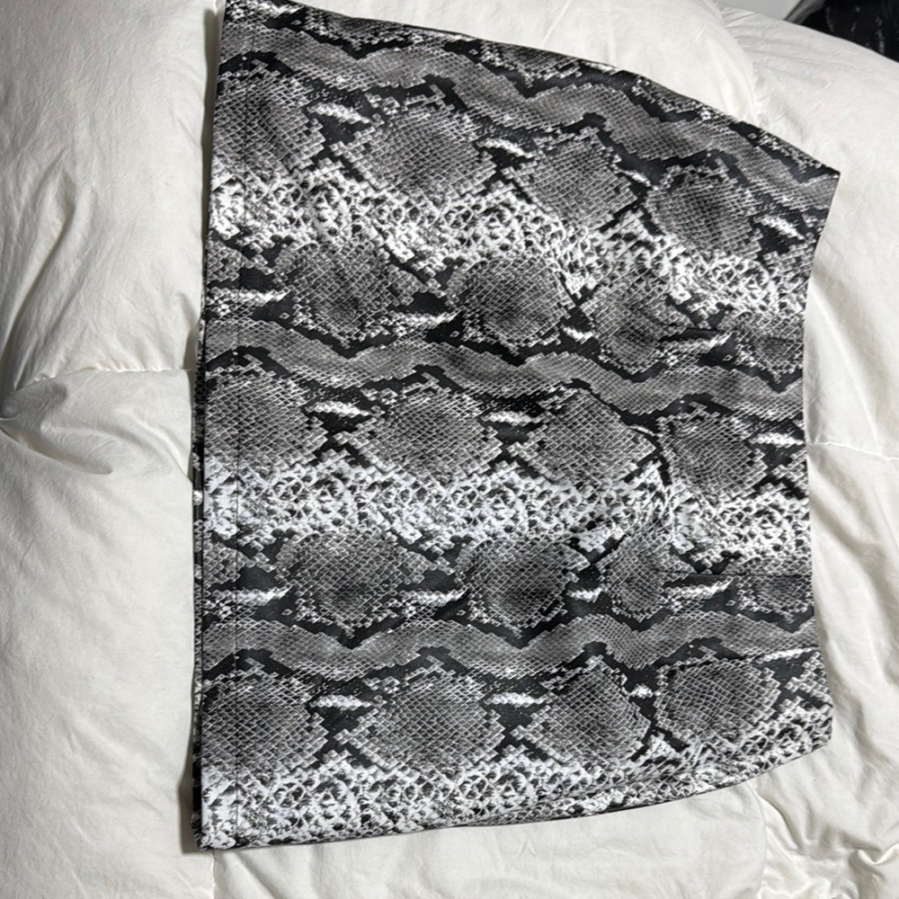 Chic Snake Print Skirt